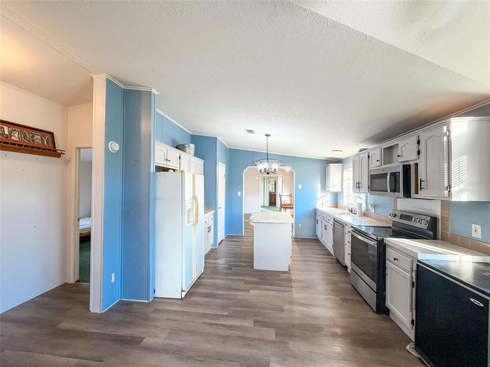 For Sale: $515,000 (4 beds, 4 baths, 2156 Square Feet)