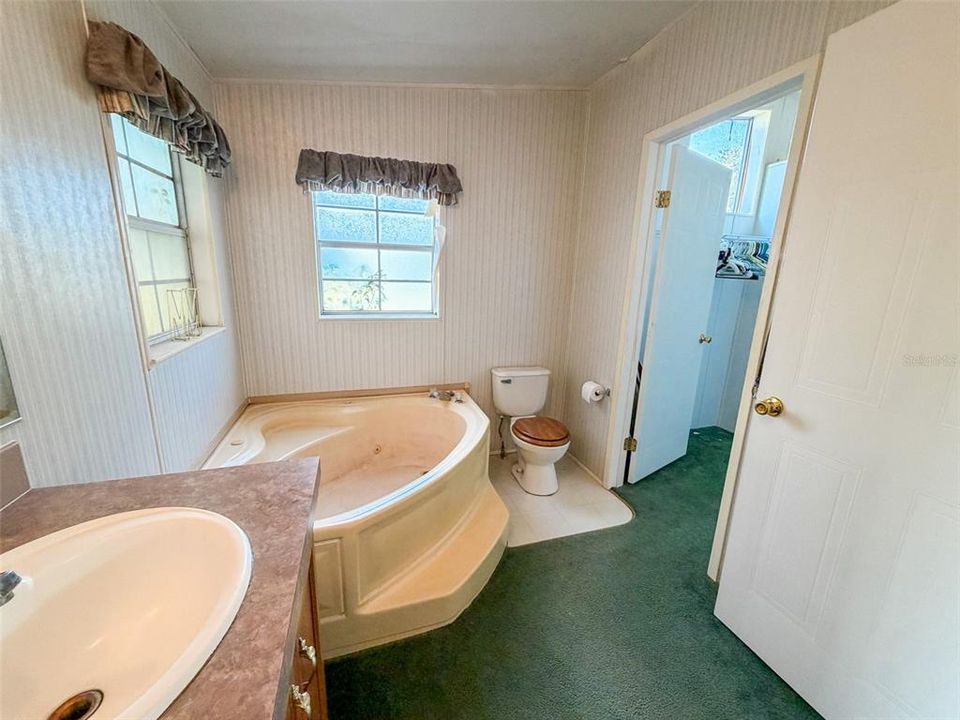 For Sale: $515,000 (4 beds, 4 baths, 2156 Square Feet)