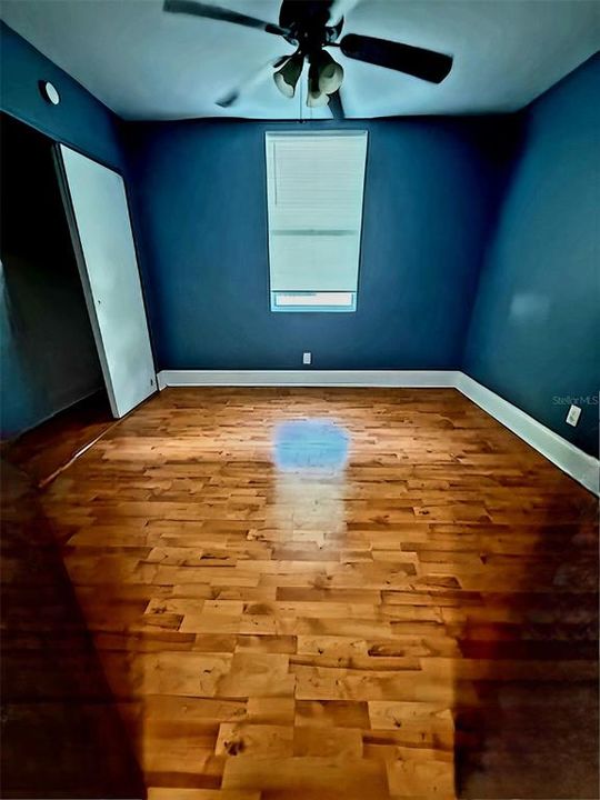 For Sale: $219,900 (3 beds, 1 baths, 954 Square Feet)