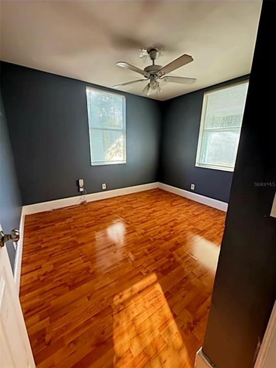 For Sale: $219,900 (3 beds, 1 baths, 954 Square Feet)