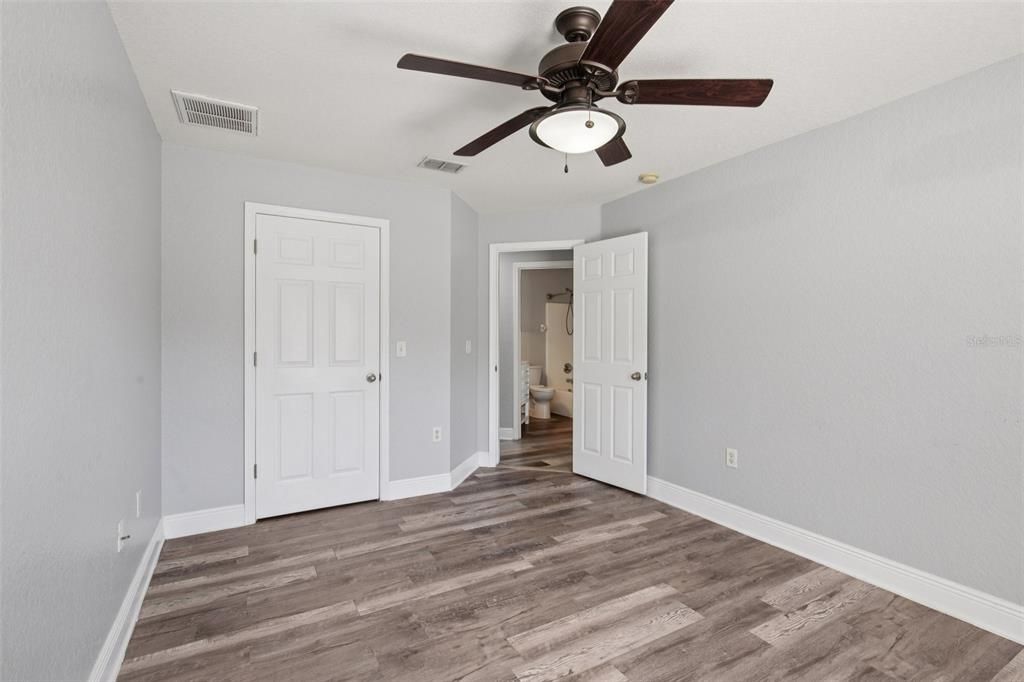 For Sale: $480,000 (4 beds, 3 baths, 3049 Square Feet)