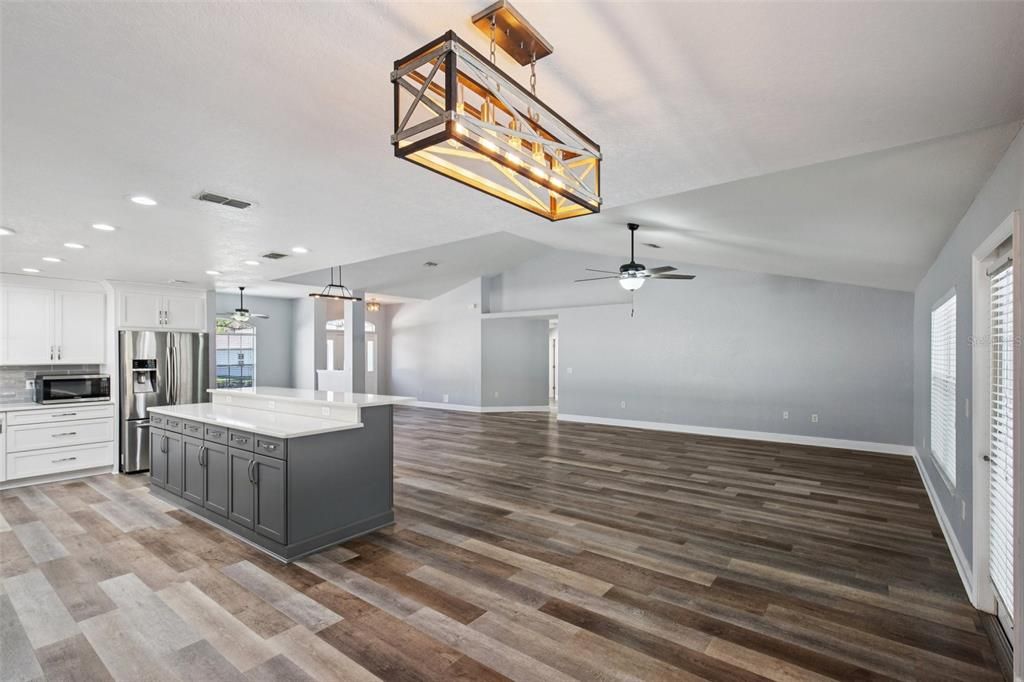 For Sale: $480,000 (4 beds, 3 baths, 3049 Square Feet)