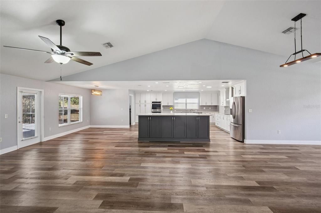 For Sale: $480,000 (4 beds, 3 baths, 3049 Square Feet)