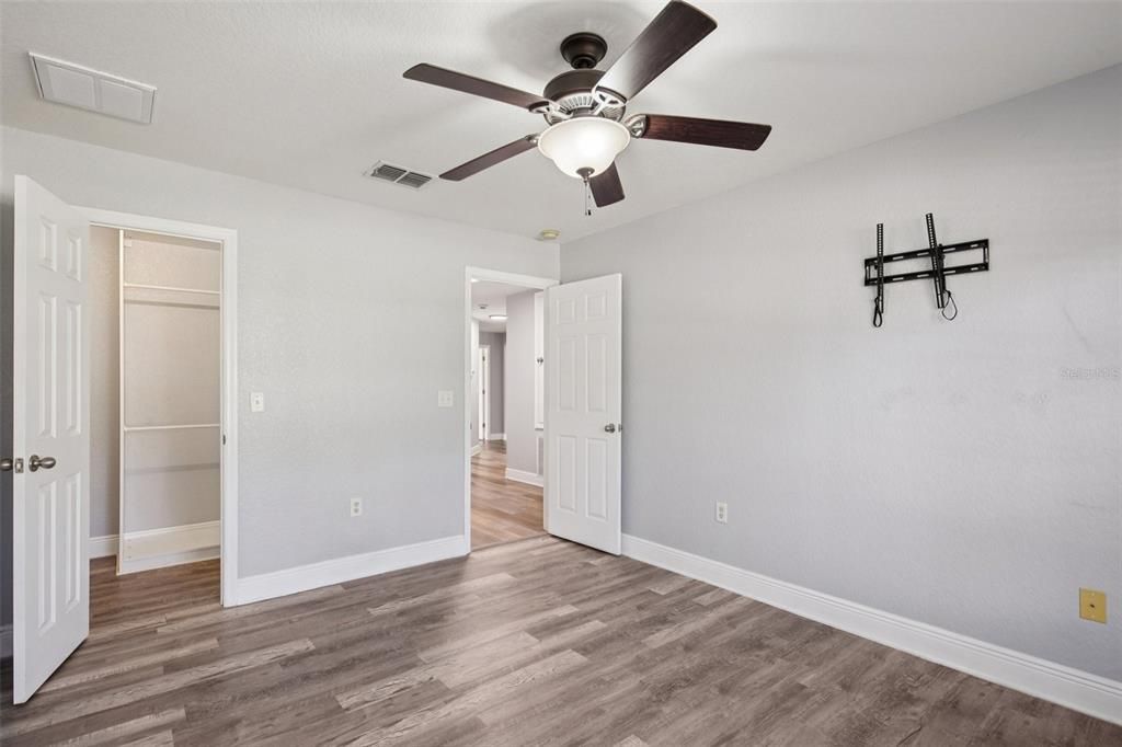 For Sale: $480,000 (4 beds, 3 baths, 3049 Square Feet)