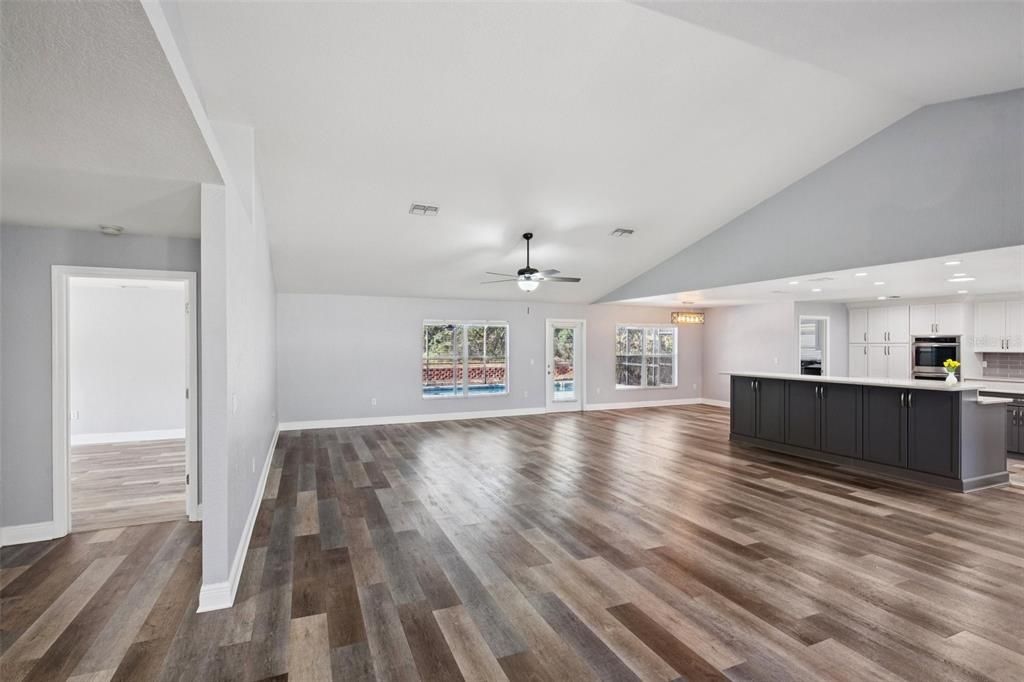 For Sale: $480,000 (4 beds, 3 baths, 3049 Square Feet)