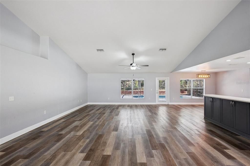 For Sale: $480,000 (4 beds, 3 baths, 3049 Square Feet)