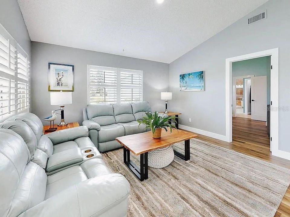 На продажу: $434,500 (3 спален, 2 ванн, 1764 Квадратных фут)