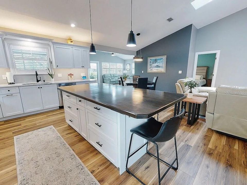 На продажу: $434,500 (3 спален, 2 ванн, 1764 Квадратных фут)