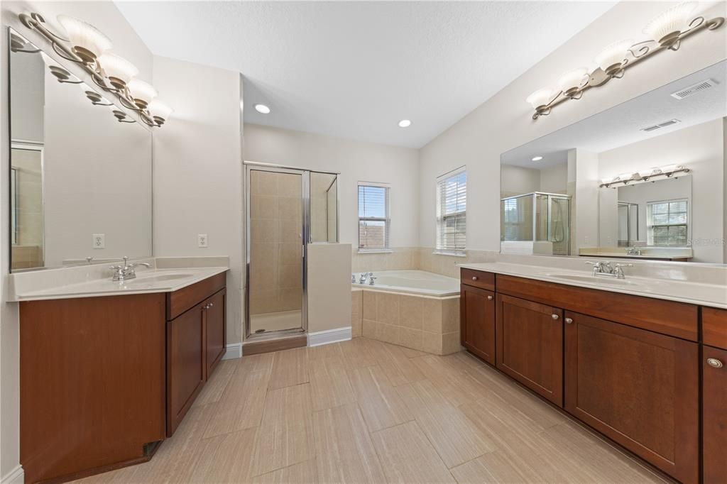 For Rent: $3,200 (4 beds, 3 baths, 2420 Square Feet)