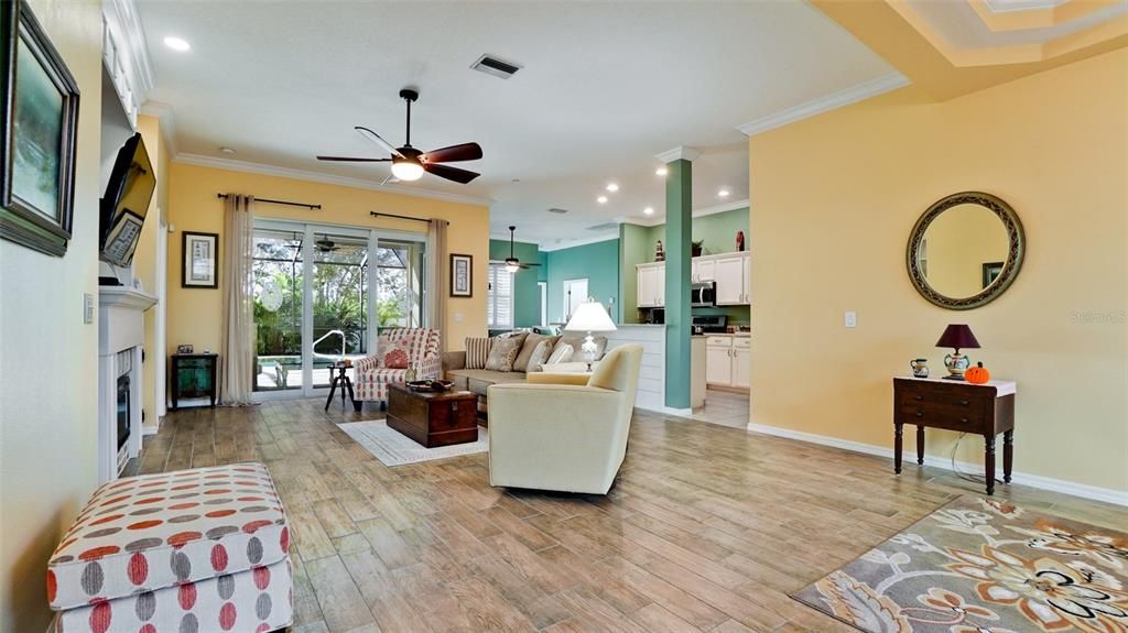 Active With Contract: $565,000 (3 beds, 2 baths, 1889 Square Feet)