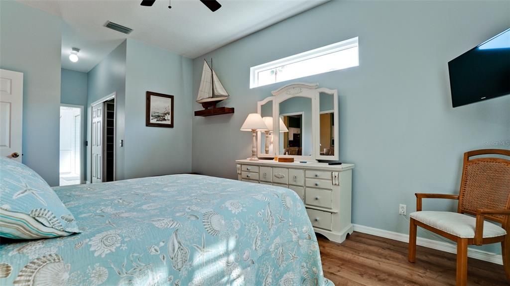 Active With Contract: $565,000 (3 beds, 2 baths, 1889 Square Feet)