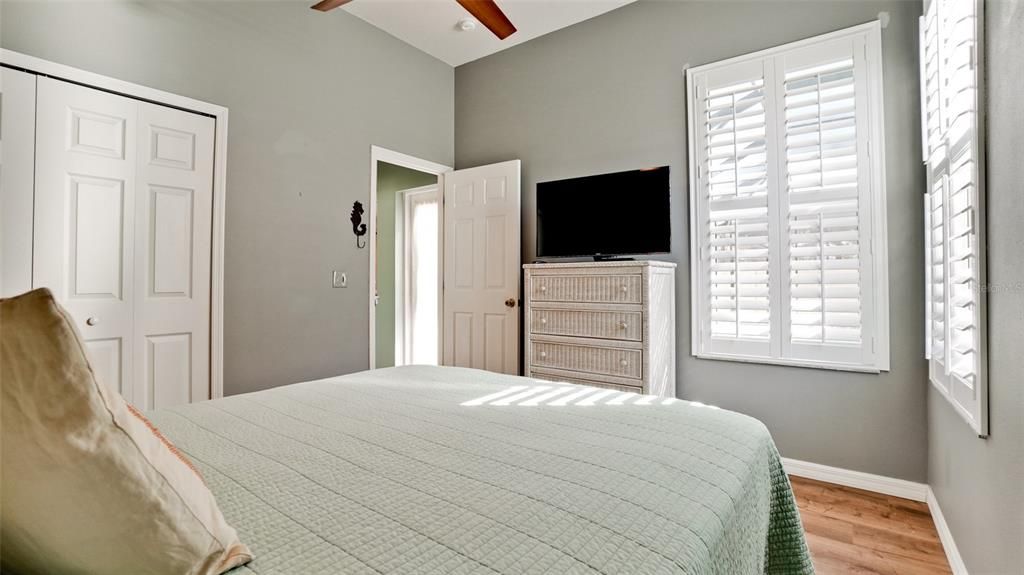 Active With Contract: $565,000 (3 beds, 2 baths, 1889 Square Feet)