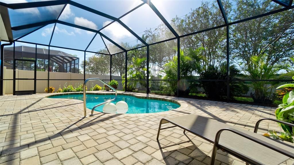 Active With Contract: $565,000 (3 beds, 2 baths, 1889 Square Feet)