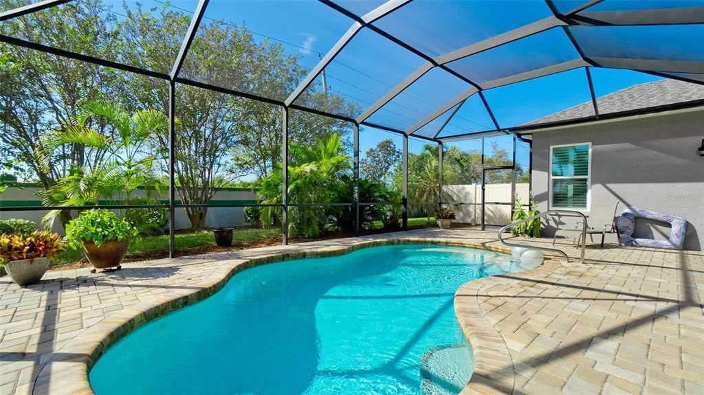 Active With Contract: $565,000 (3 beds, 2 baths, 1889 Square Feet)