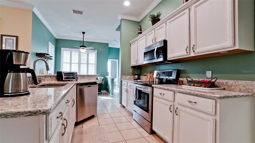 Active With Contract: $565,000 (3 beds, 2 baths, 1889 Square Feet)