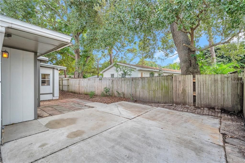 For Sale: $375,000 (4 beds, 2 baths, 1365 Square Feet)