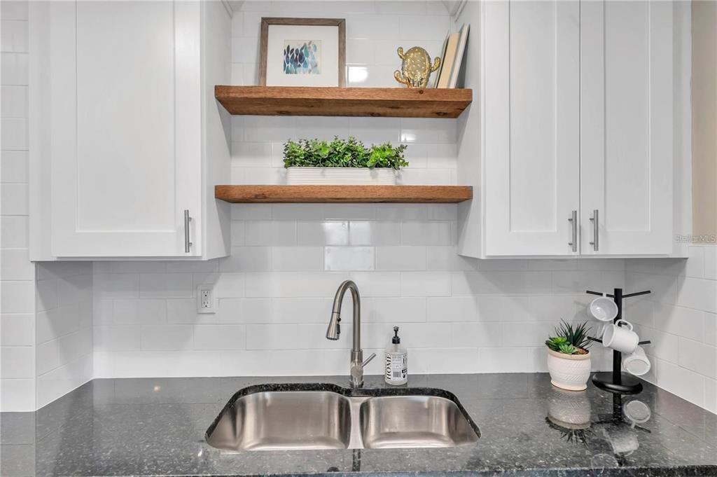 For Sale: $375,000 (4 beds, 2 baths, 1365 Square Feet)