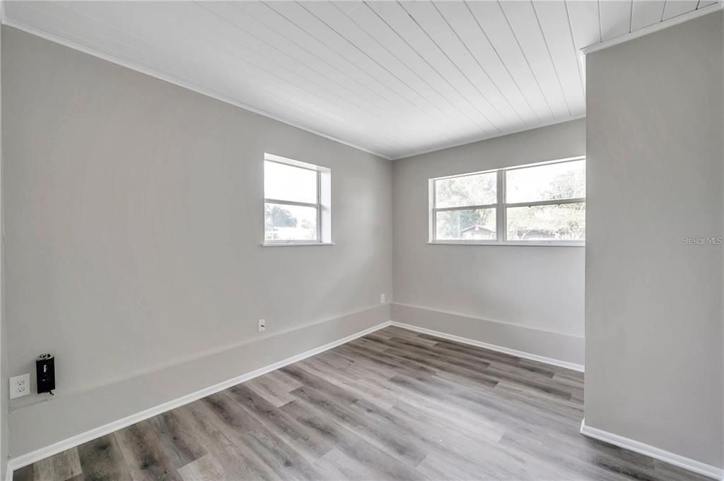 For Sale: $375,000 (4 beds, 2 baths, 1365 Square Feet)