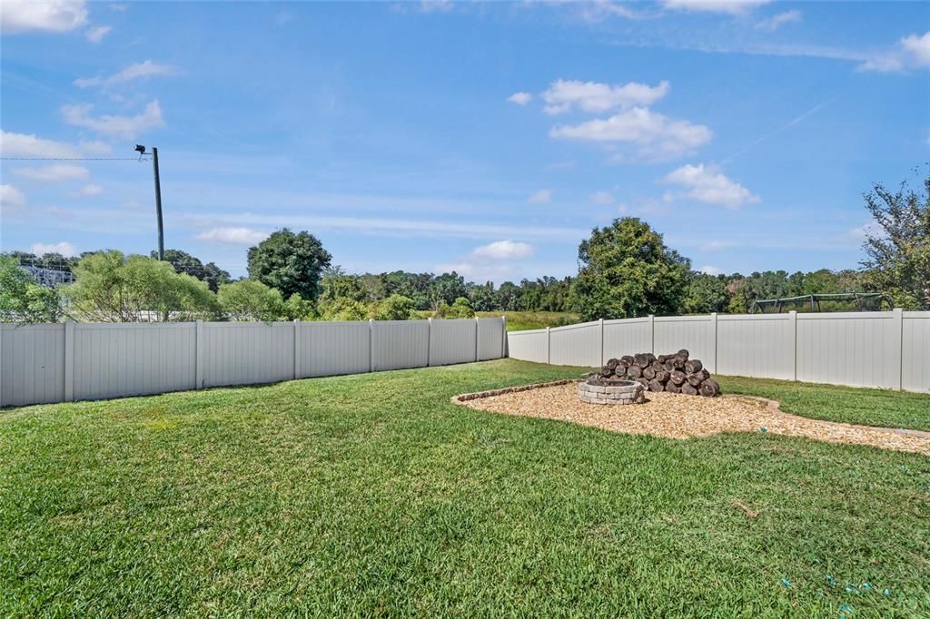 For Sale: $280,000 (3 beds, 2 baths, 1516 Square Feet)