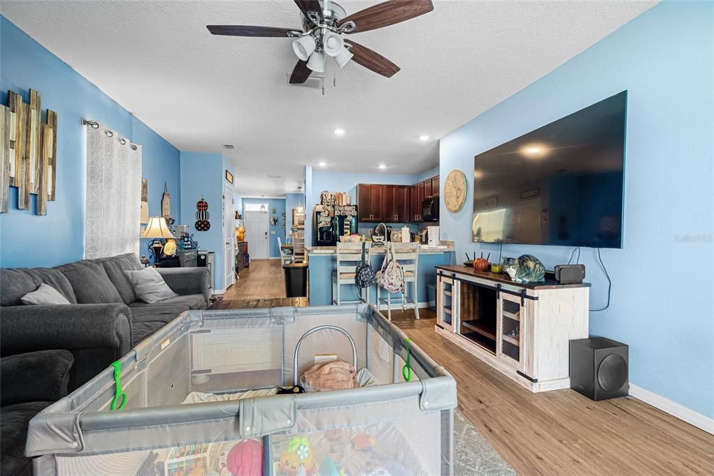 For Sale: $280,000 (3 beds, 2 baths, 1516 Square Feet)