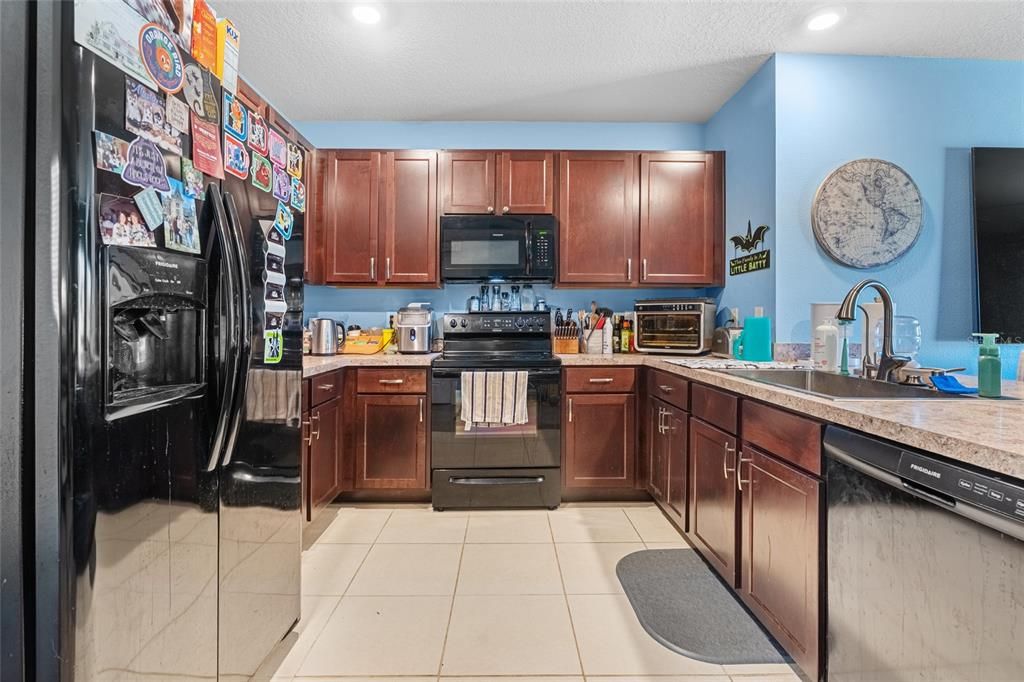 For Sale: $280,000 (3 beds, 2 baths, 1516 Square Feet)