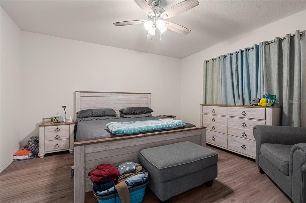 For Sale: $280,000 (3 beds, 2 baths, 1516 Square Feet)