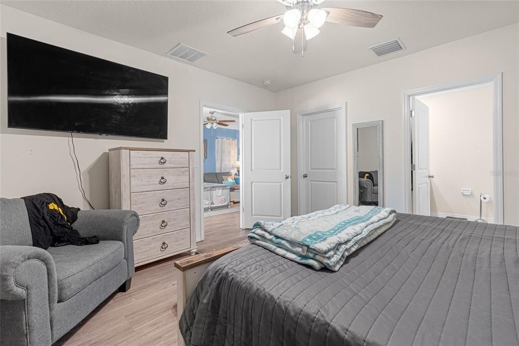 For Sale: $280,000 (3 beds, 2 baths, 1516 Square Feet)