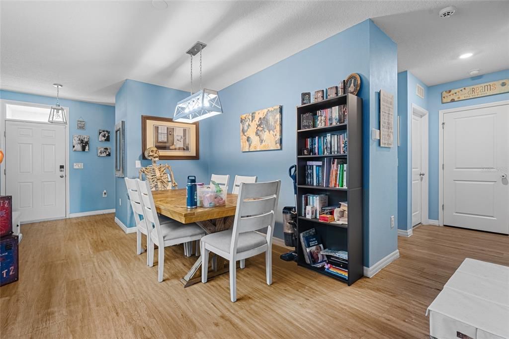 For Sale: $280,000 (3 beds, 2 baths, 1516 Square Feet)