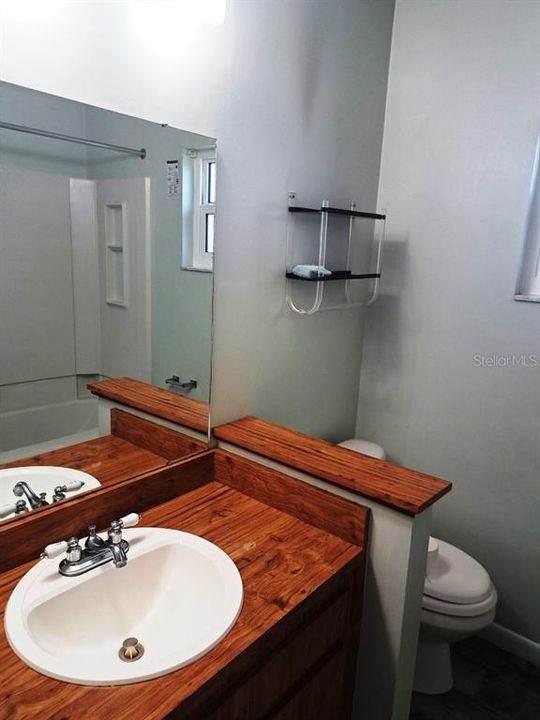 For Rent: $2,500 (3 beds, 2 baths, 1411 Square Feet)