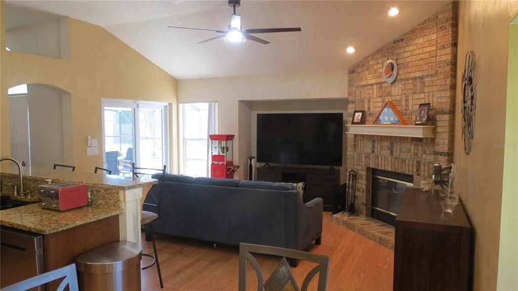 Active With Contract: $423,000 (4 beds, 2 baths, 2130 Square Feet)