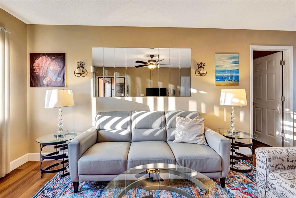 For Sale: $185,000 (2 beds, 2 baths, 942 Square Feet)