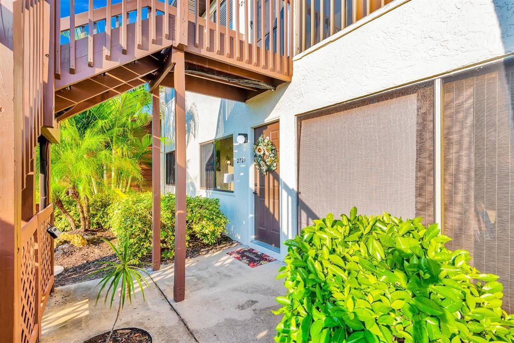 For Sale: $185,000 (2 beds, 2 baths, 942 Square Feet)