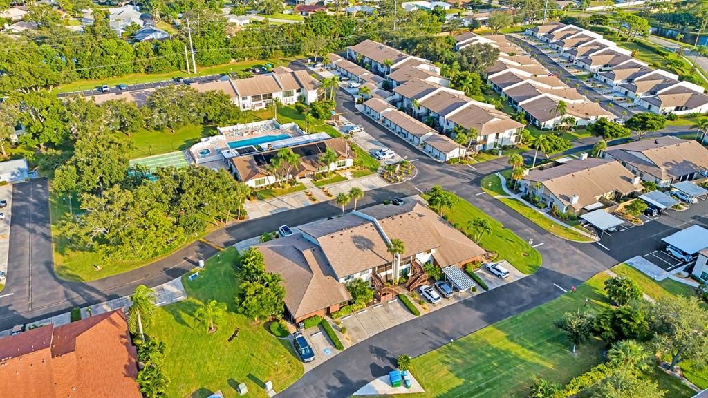 For Sale: $185,000 (2 beds, 2 baths, 942 Square Feet)