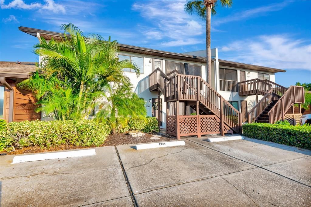 For Sale: $185,000 (2 beds, 2 baths, 942 Square Feet)