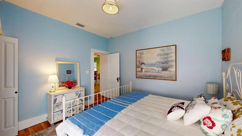 Active With Contract: $340,000 (2 beds, 2 baths, 1210 Square Feet)