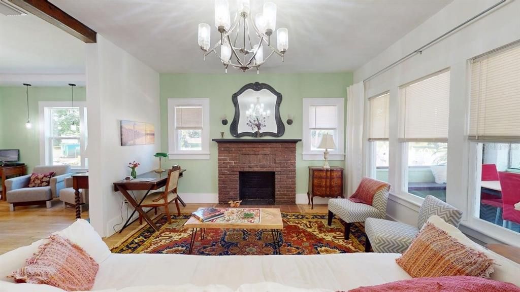 Active With Contract: $340,000 (2 beds, 2 baths, 1210 Square Feet)