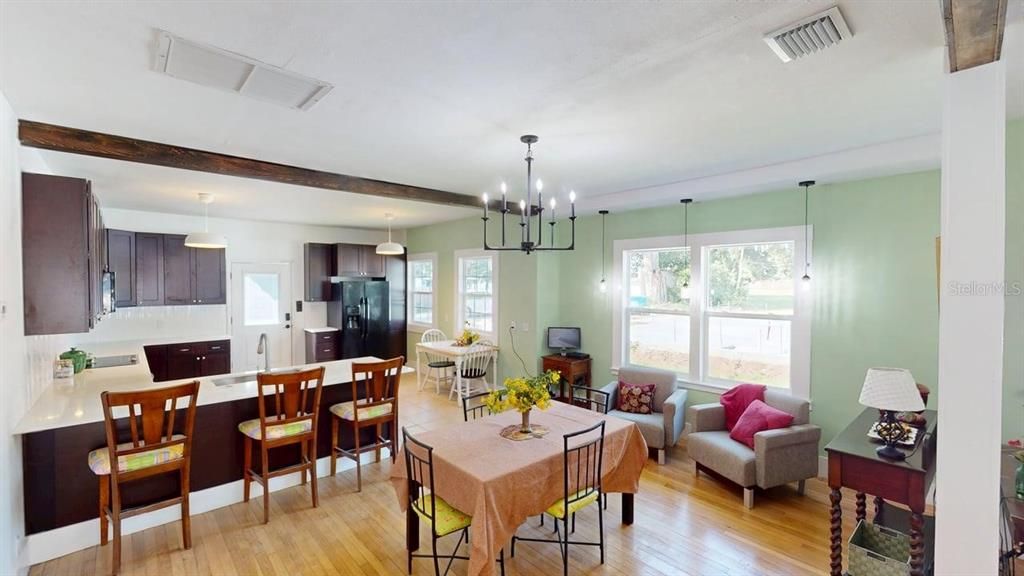 Active With Contract: $340,000 (2 beds, 2 baths, 1210 Square Feet)