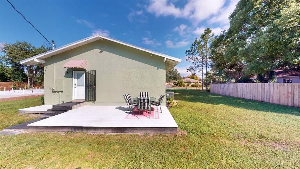 Active With Contract: $340,000 (2 beds, 2 baths, 1210 Square Feet)