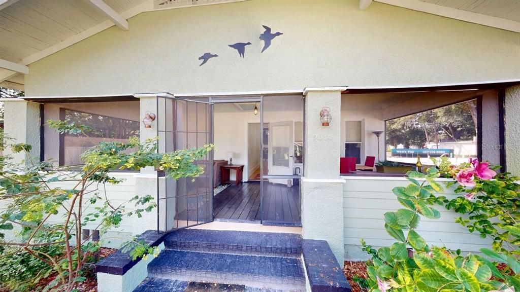 Active With Contract: $340,000 (2 beds, 2 baths, 1210 Square Feet)