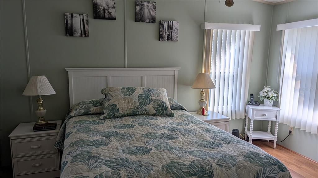 For Sale: $132,000 (2 beds, 2 baths, 896 Square Feet)