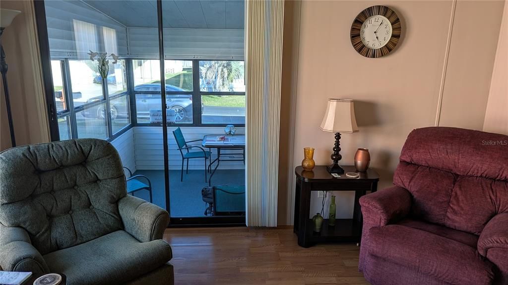 For Sale: $132,000 (2 beds, 2 baths, 896 Square Feet)