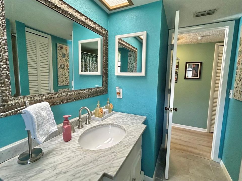 Active With Contract: $194,500 (2 beds, 2 baths, 1100 Square Feet)