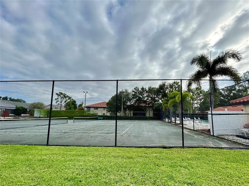 Active With Contract: $194,500 (2 beds, 2 baths, 1100 Square Feet)