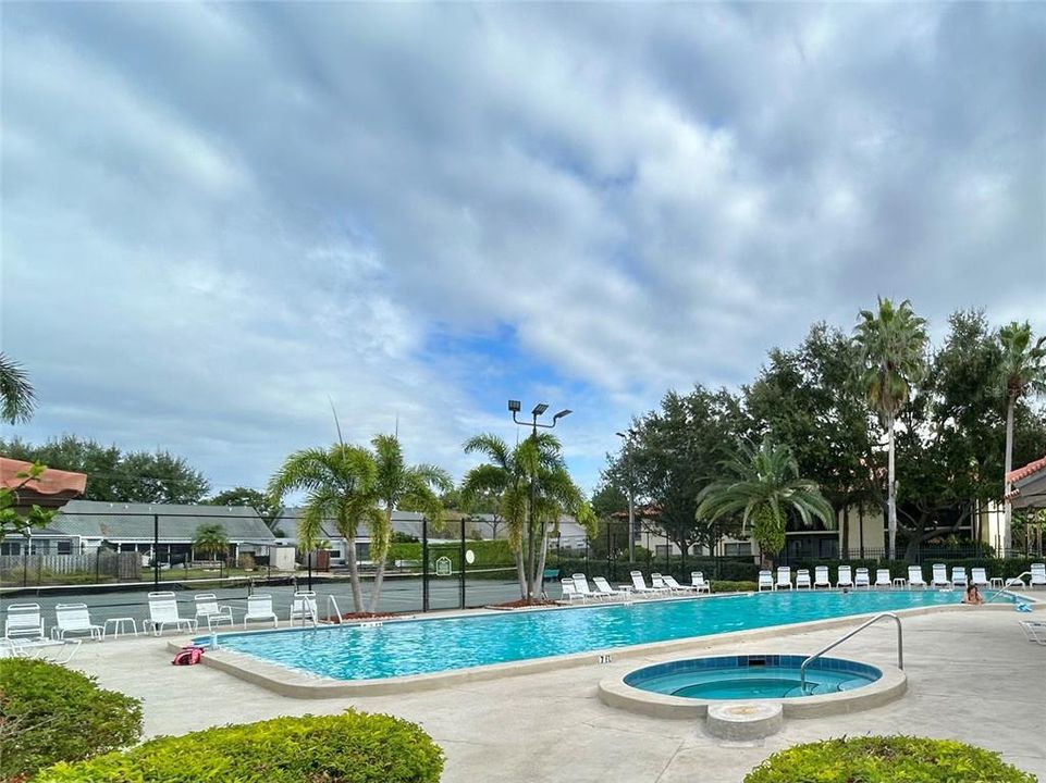 Active With Contract: $194,500 (2 beds, 2 baths, 1100 Square Feet)