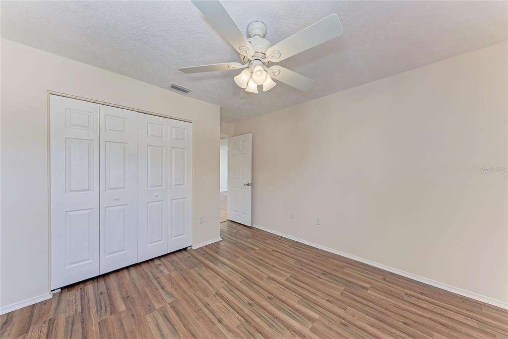 For Sale: $299,000 (2 beds, 2 baths, 1212 Square Feet)