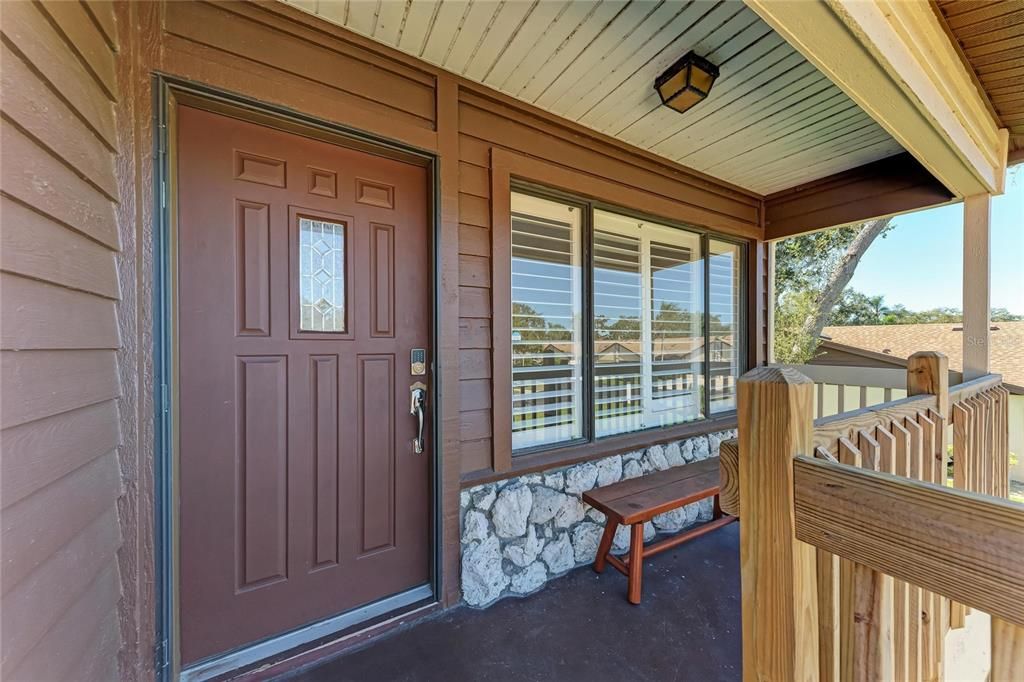 For Sale: $299,000 (2 beds, 2 baths, 1212 Square Feet)