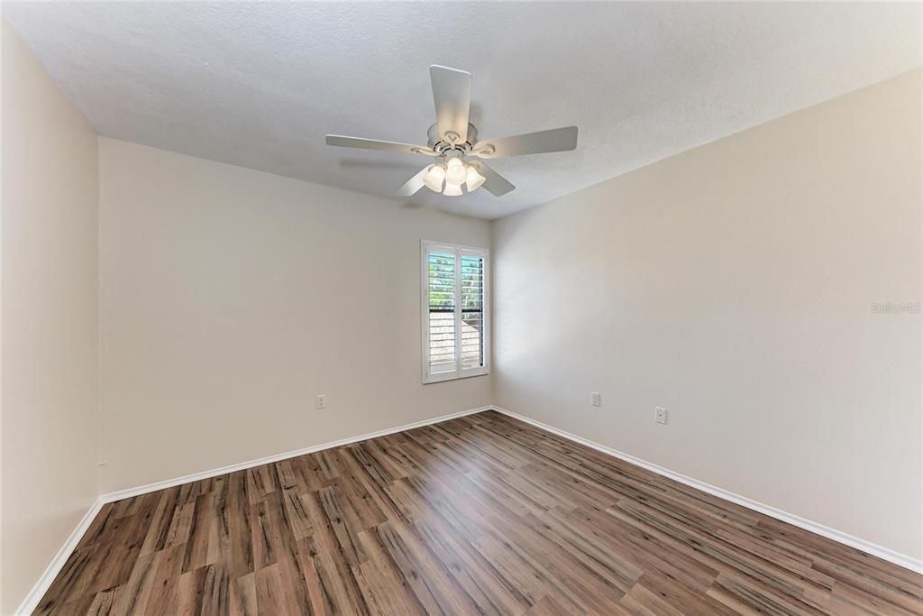 For Sale: $299,000 (2 beds, 2 baths, 1212 Square Feet)