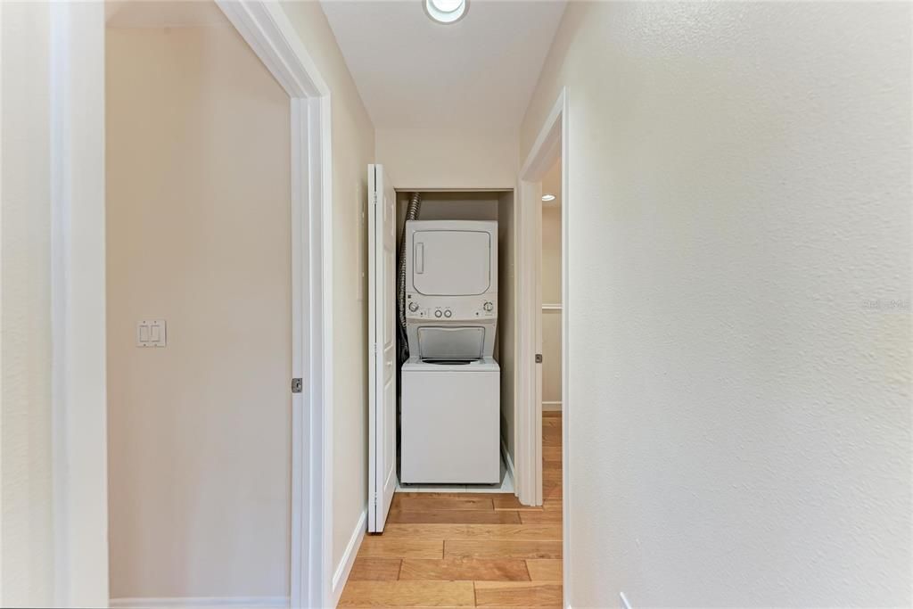 For Sale: $299,000 (2 beds, 2 baths, 1212 Square Feet)