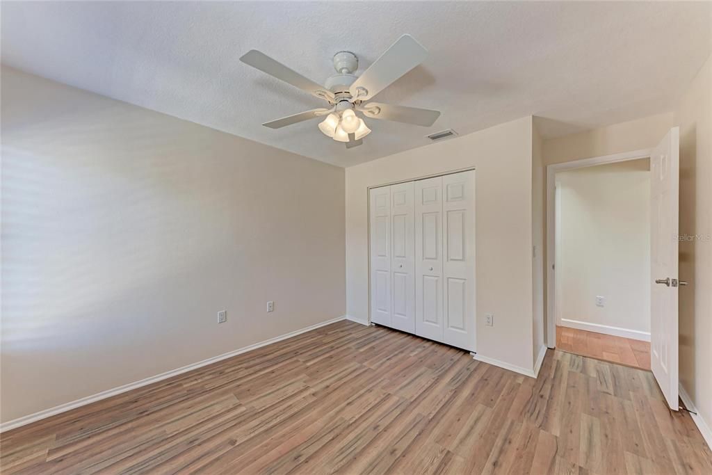 For Sale: $299,000 (2 beds, 2 baths, 1212 Square Feet)