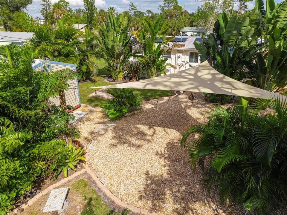 For Sale: $275,000 (2 beds, 1 baths, 824 Square Feet)